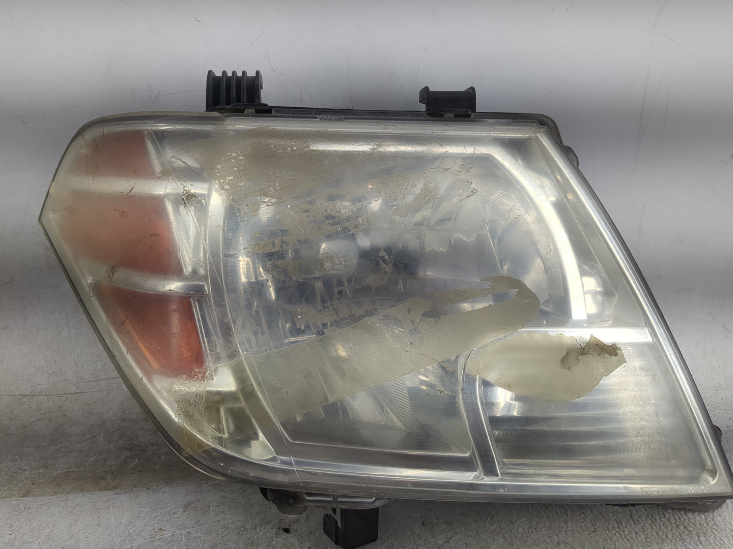 2009-2021 Nissan Frontier Passenger Right Oem Head Light Headlight Lamp - Oemusedautoparts1.com