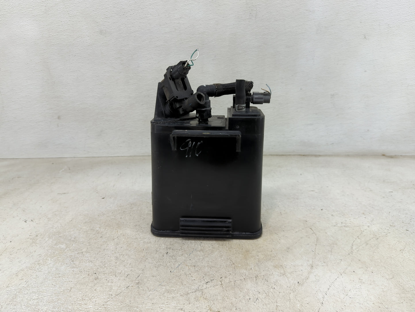 2015 Nissan Frontier Fuel Vapor Charcoal Canister - Oemusedautoparts1.com