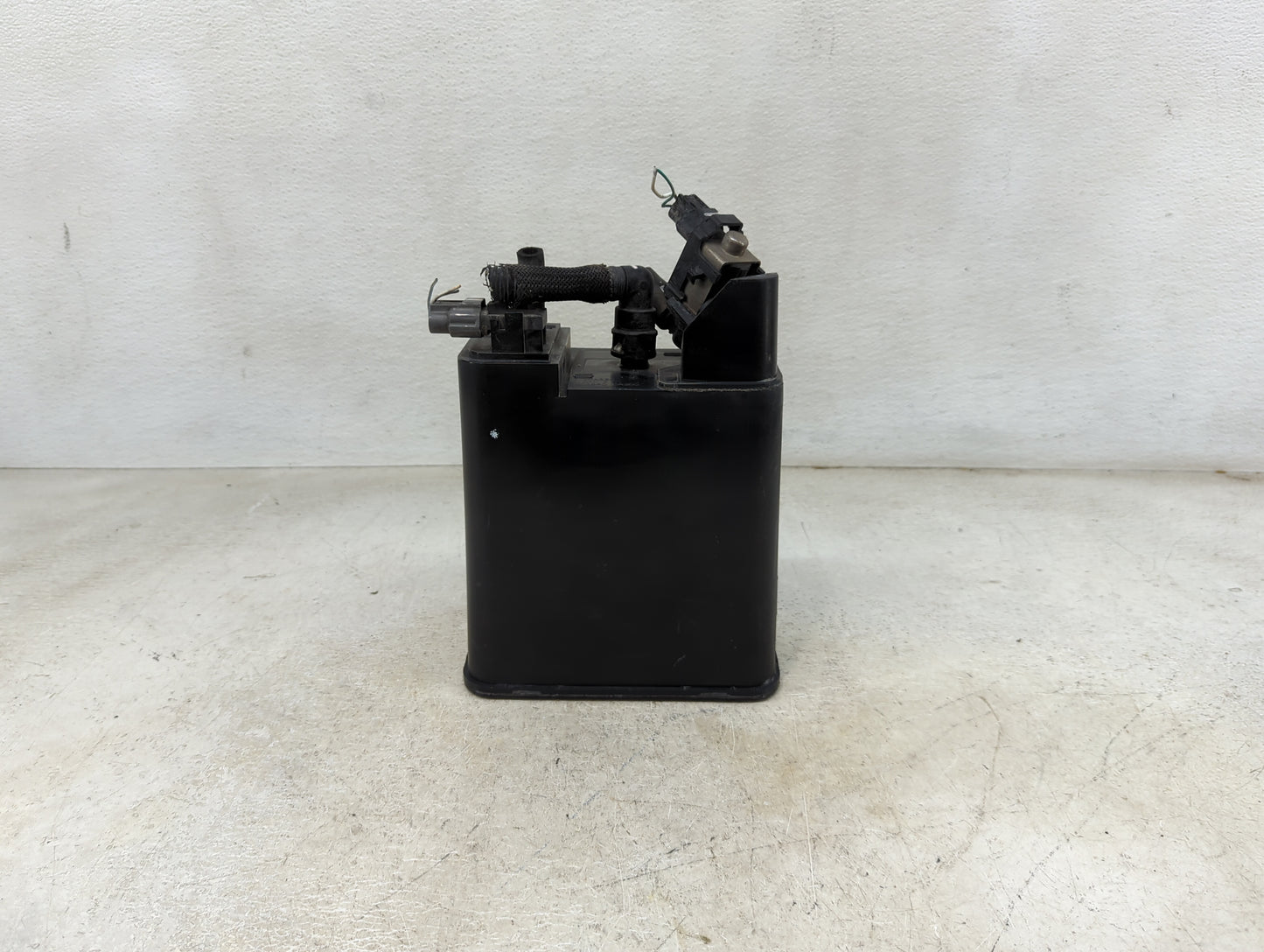 2015 Nissan Frontier Fuel Vapor Charcoal Canister - Oemusedautoparts1.com