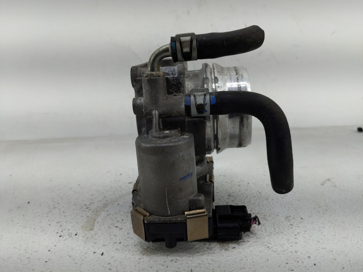 2015-2017 Nissan Juke Throttle Body P/N:RME60-51 Fits Fits 2015 2016 2017 2018 2019 OEM Used Auto Parts - Oemusedautoparts1.