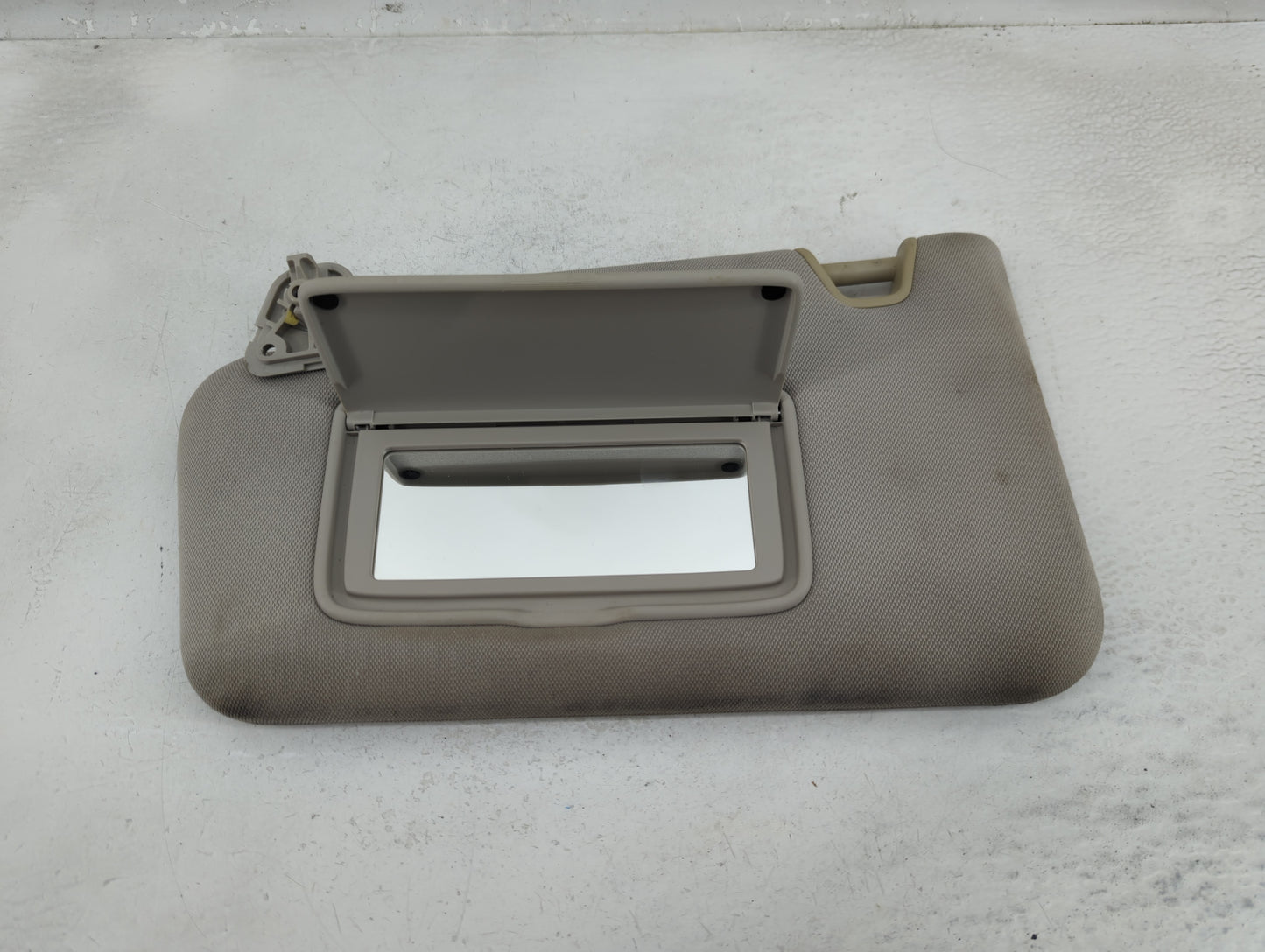 2015-2017 Nissan Juke Sun Visor Shade Replacement Passenger Right Mirror Fits Fits 2015 2016 2017 OEM Used Auto Parts - Oemu