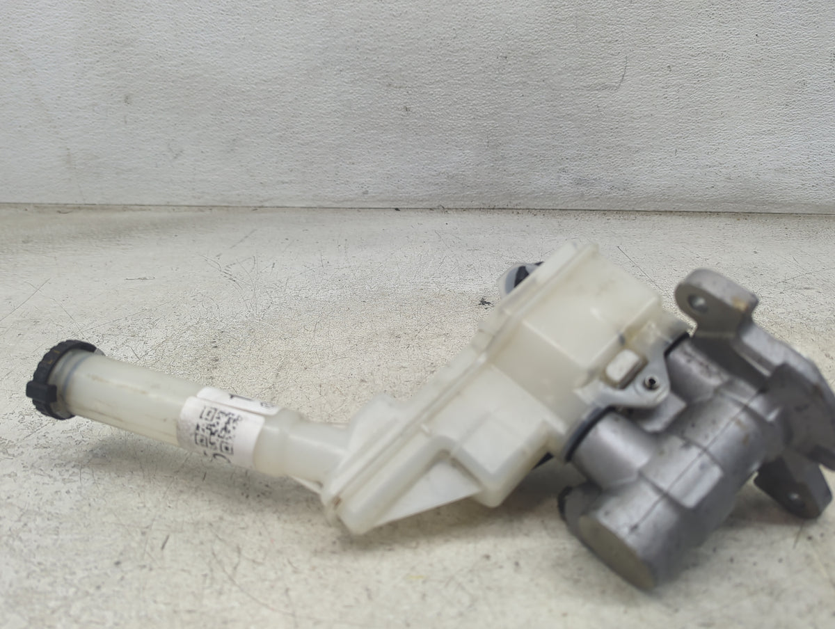 2011-2017 Nissan Juke Brake Master Cylinder 1498705 - Oemusedautoparts1.com