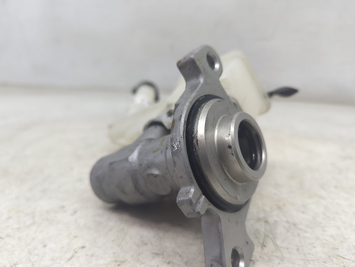 2011-2017 Nissan Juke Brake Master Cylinder 1498705 - Oemusedautoparts1.com