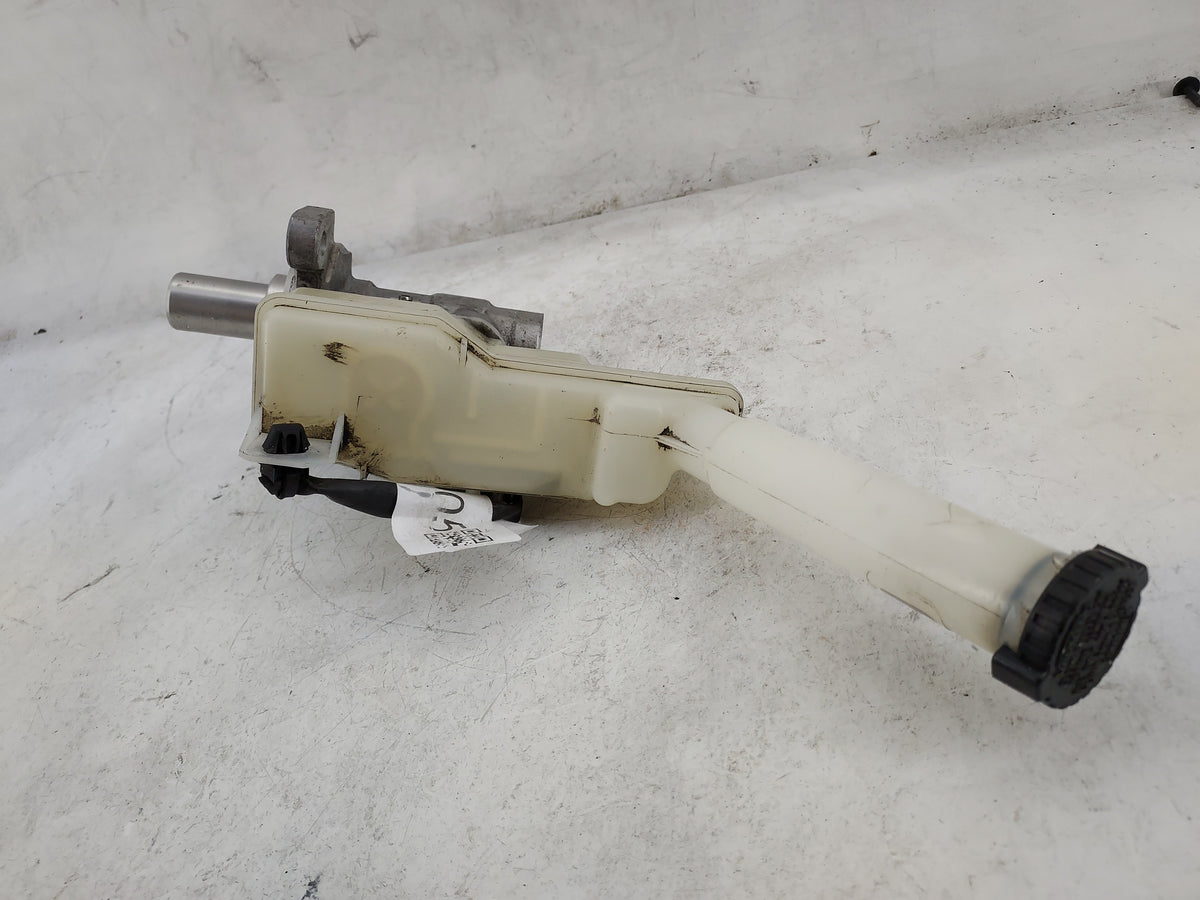 2011-2017 Nissan Juke Brake Master Cylinder 1499105 - Oemusedautoparts1.com
