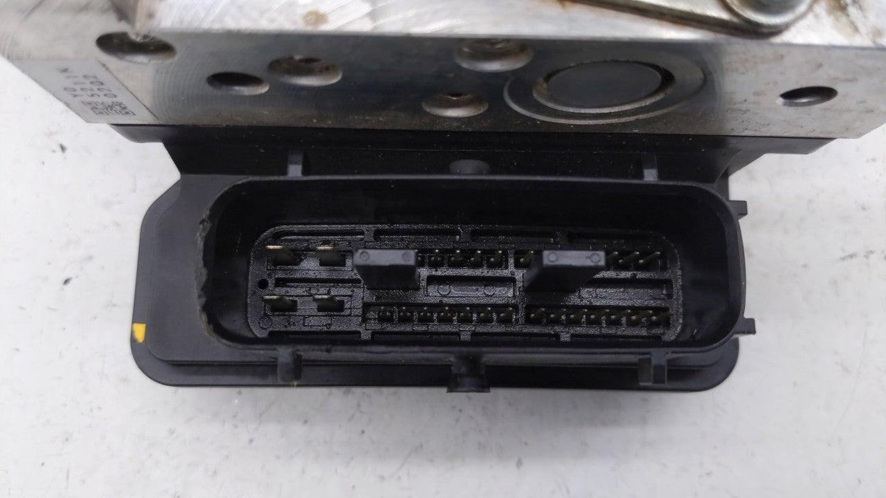 2015-2016 Nissan Juke ABS Pump Control Module Replacement P/N:47660 3YM0C Fits Fits 2015 2016 OEM Used Auto Parts - Oemuseda