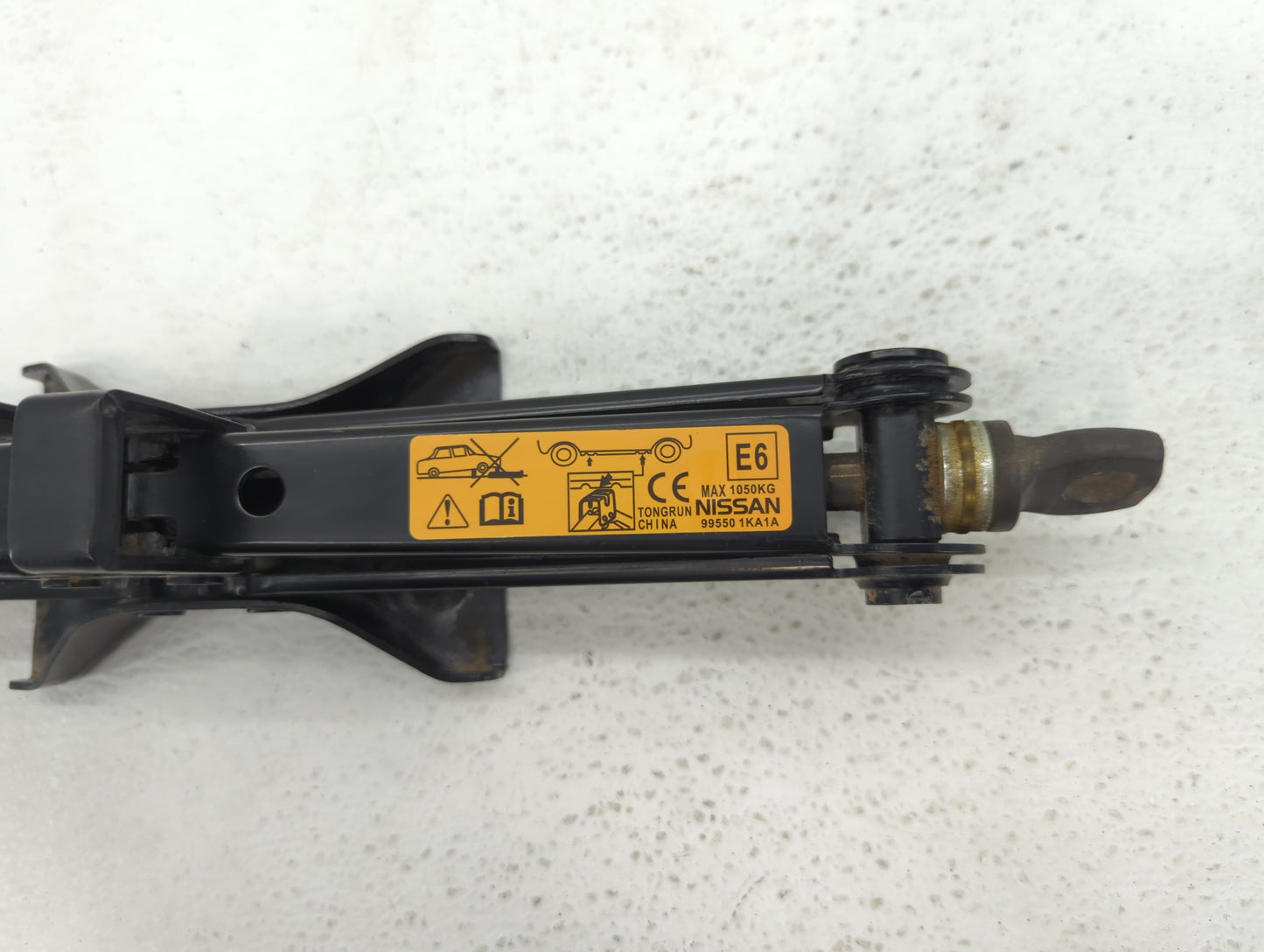 2015 Nissan Juke Spare Scissor Car Jack - Oemusedautoparts1.com