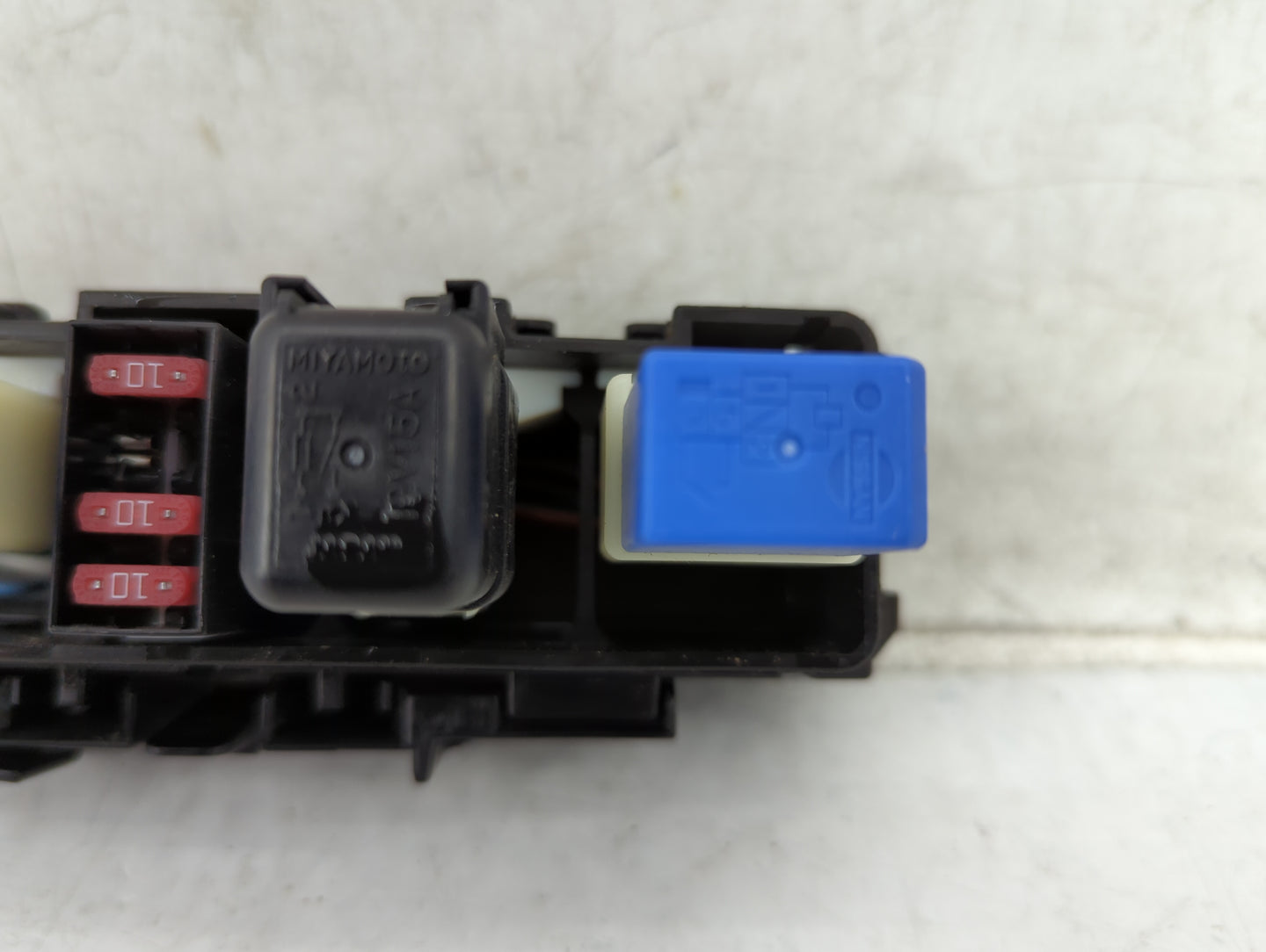 2013-2017 Nissan Leaf Fusebox Fuse Box Panel Relay Module P/N:284B7 2NA3A Fits Fits 2013 2014 2015 2016 2017 OEM Used Auto P