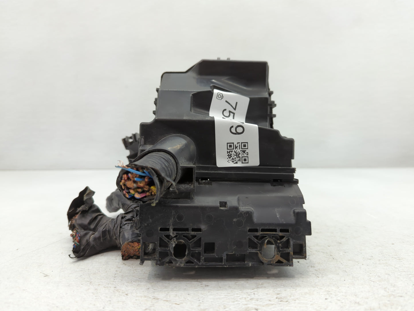 2015-2019 Nissan Micra Fusebox Fuse Box Panel Relay Module Fits Fits 2013 2014 2015 2016 2017 2018 2019 OEM Used Auto Parts 