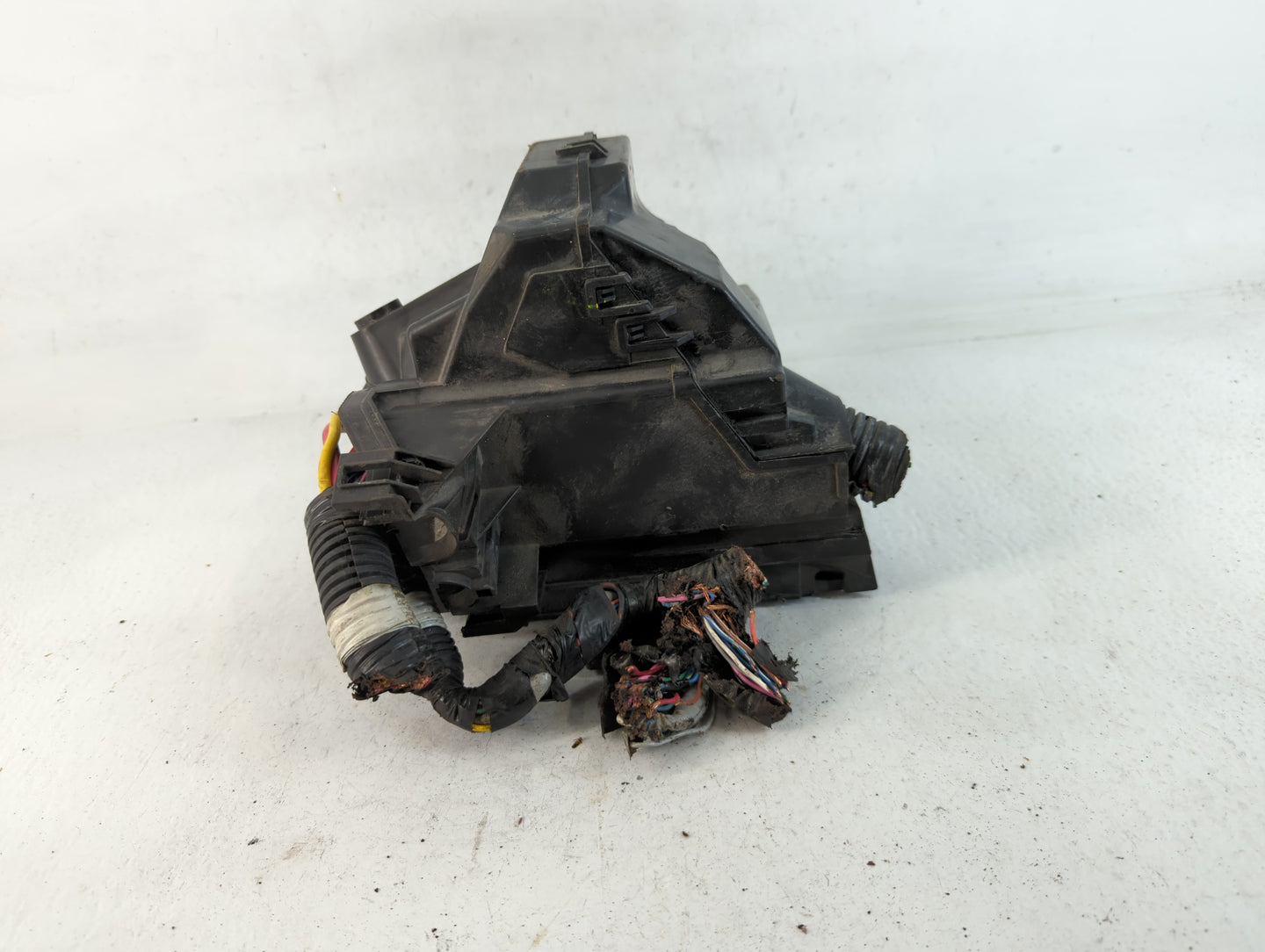 2015-2019 Nissan Micra Fusebox Fuse Box Panel Relay Module Fits Fits 2013 2014 2015 2016 2017 2018 2019 OEM Used Auto Parts 