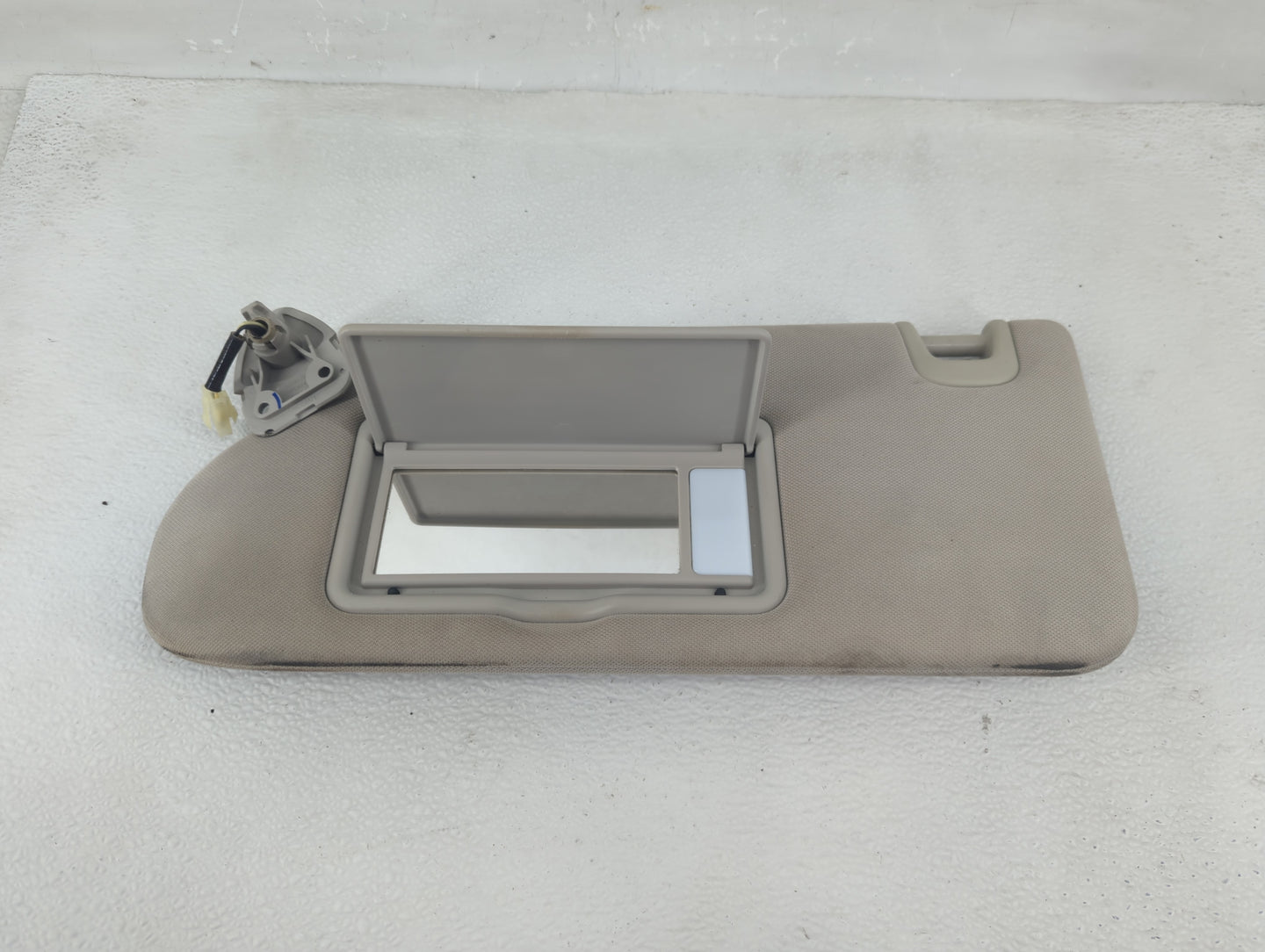 2015-2018 Nissan Murano Sun Visor Shade Replacement Driver Left Mirror Fits Fits 2015 2016 2017 2018 OEM Used Auto Parts - O