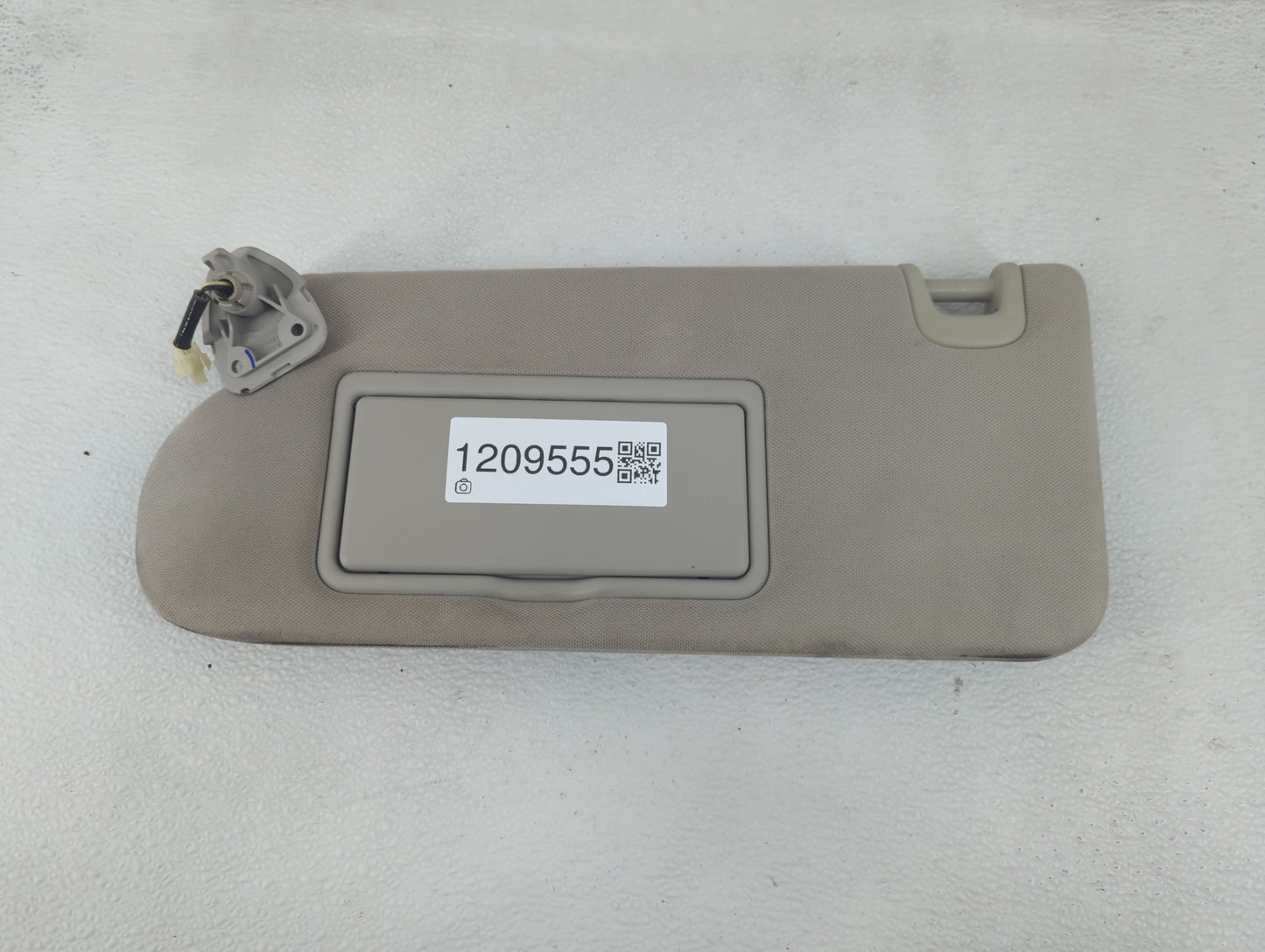 2015-2018 Nissan Murano Sun Visor Shade Replacement Driver Left Mirror Fits Fits 2015 2016 2017 2018 OEM Used Auto Parts - O
