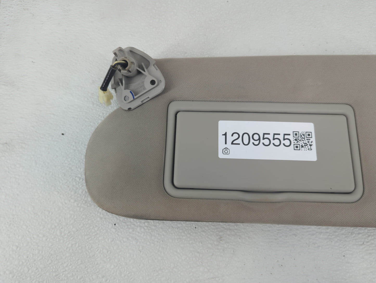2015-2018 Nissan Murano Sun Visor Shade Replacement Driver Left Mirror Fits Fits 2015 2016 2017 2018 OEM Used Auto Parts - O