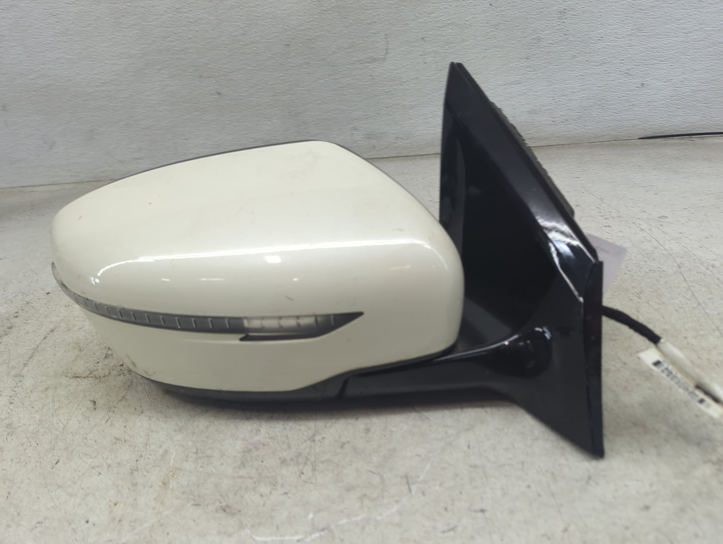 2015 Nissan Murano Passenger Side View Mirror - Right Door Mirror OEM Used - Oemusedautoparts1.com