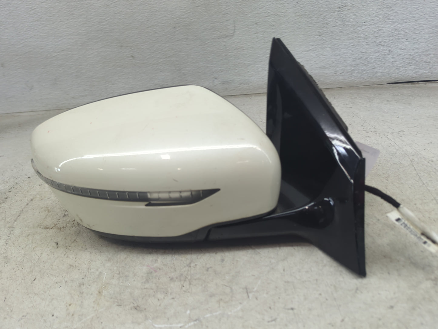 2015 Nissan Murano Passenger Side View Mirror - Right Door Mirror OEM Used - Oemusedautoparts1.com