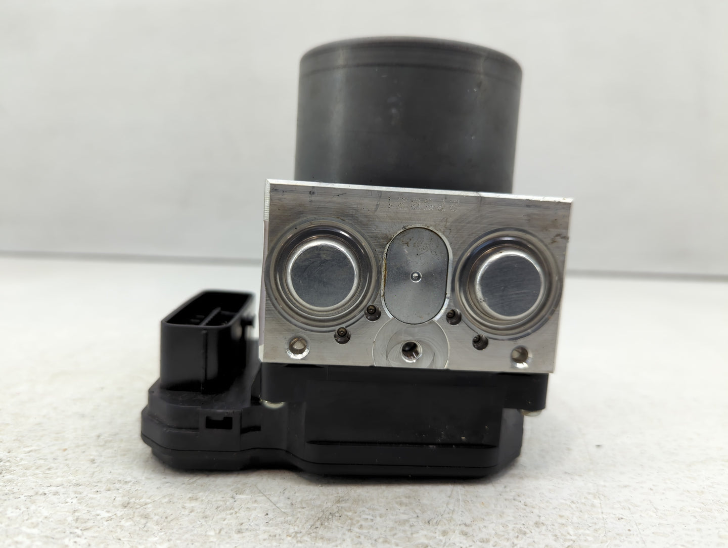 2015 Nissan Murano ABS Pump Control Module Replacement P/N:116040-51040 Fits OEM Used Auto Parts - Oemusedautoparts1.com