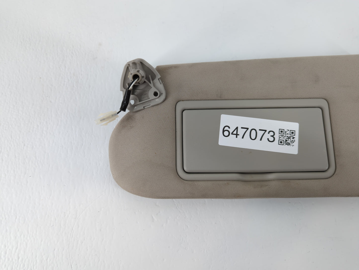 2015-2018 Nissan Murano Sun Visor Shade Replacement Passenger Right Mirror Fits Fits 2015 2016 2017 2018 OEM Used Auto Parts