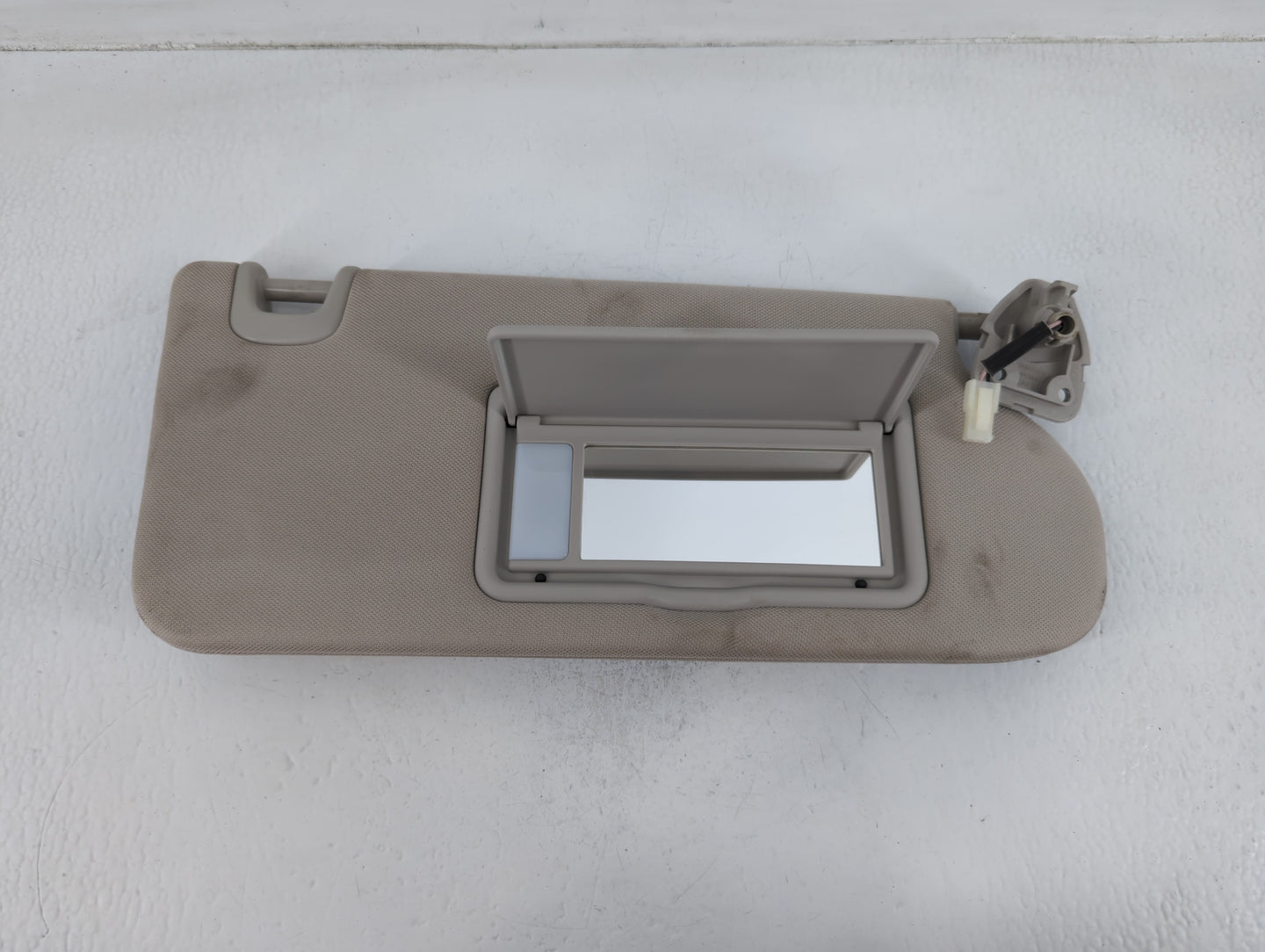 2015-2018 Nissan Murano Sun Visor Shade Replacement Passenger Right Mirror Fits Fits 2015 2016 2017 2018 OEM Used Auto Parts