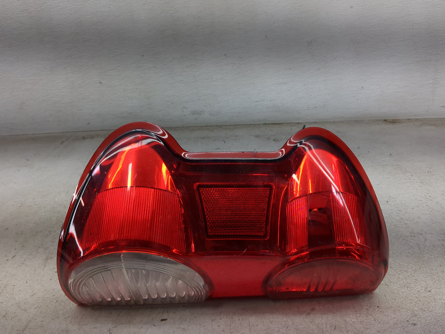 2014-2020 Nissan Nv200 Tail Light Assembly Driver Left OEM P/N:185180-01 Fits Fits 2014 2015 2016 2017 2018 2019 2020 OEM Us