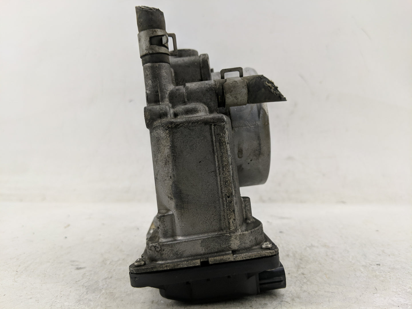 2015-2016 Nissan Nv2500 Throttle Body P/N:7S000 D Fits Fits 2012 2013 2014 2015 2016 OEM Used Auto Parts - Oemusedautoparts1