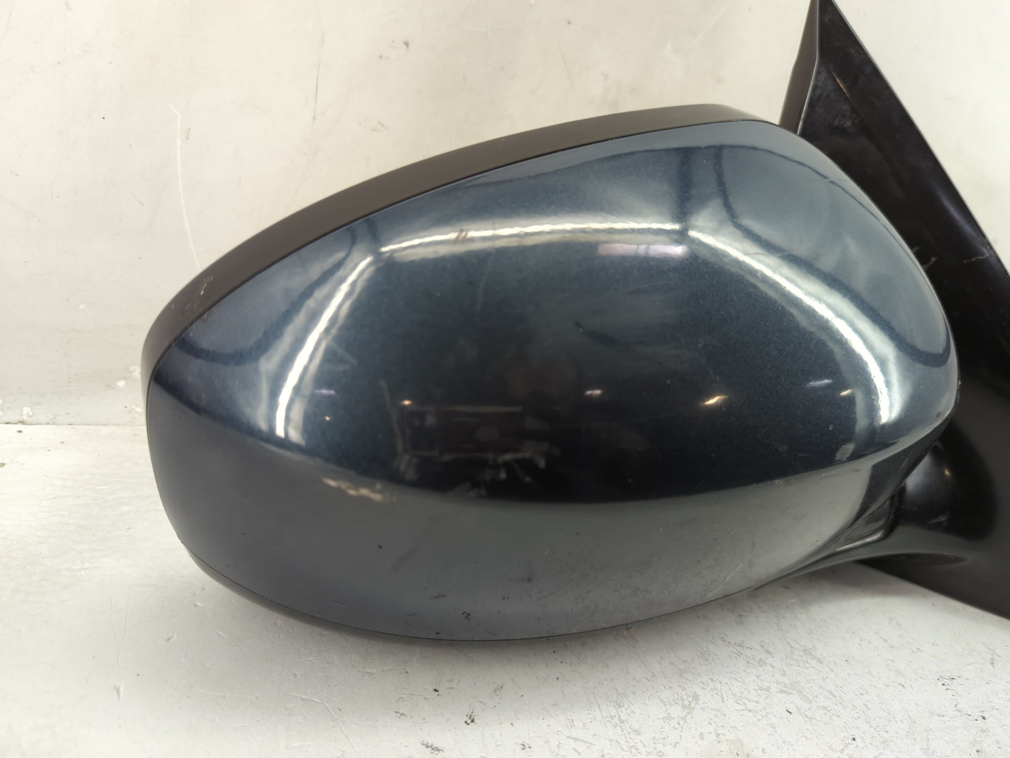 2013-2016 Nissan Pathfinder Passenger Side View Mirror - Right Door Mirror OEM Used - Oemusedautoparts1.com