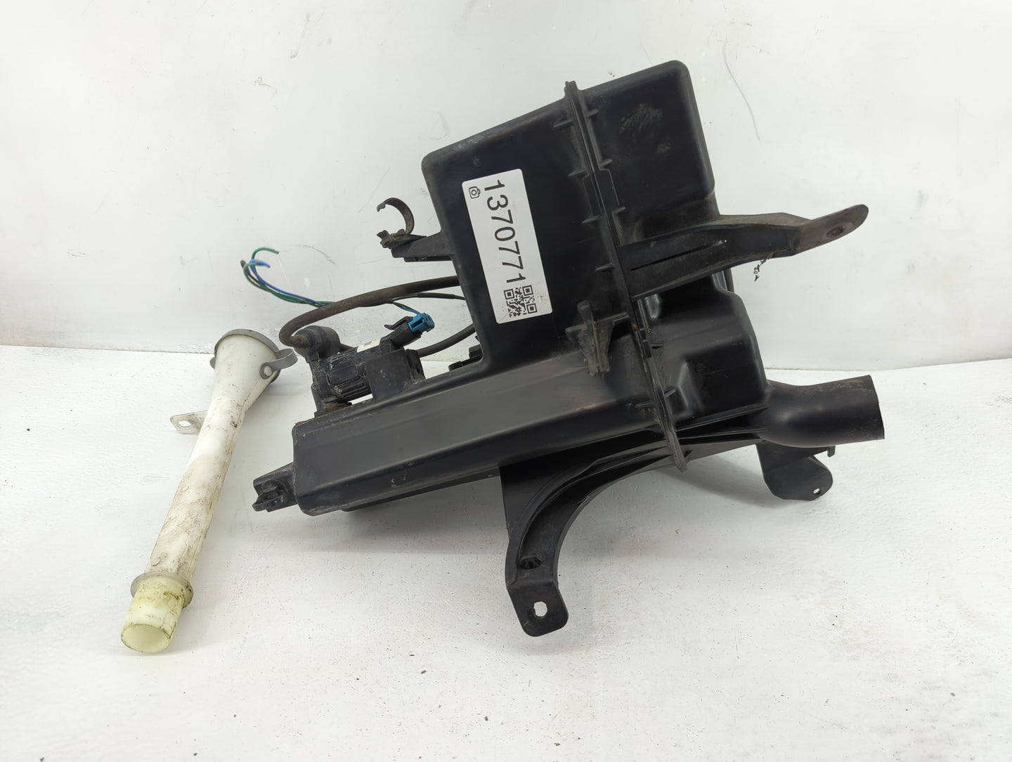 2015 Nissan Pathfinder Fuel Vapor Charcoal Canister 1370771 - Oemusedautoparts1.com