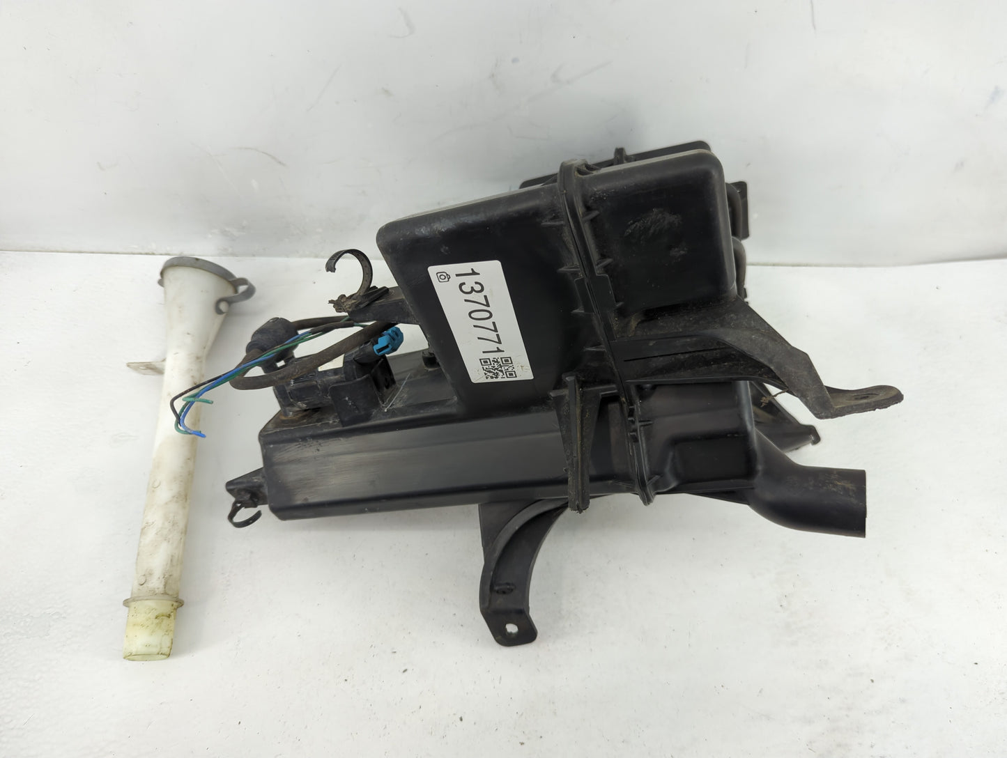 2015 Nissan Pathfinder Fuel Vapor Charcoal Canister 1370771 - Oemusedautoparts1.com