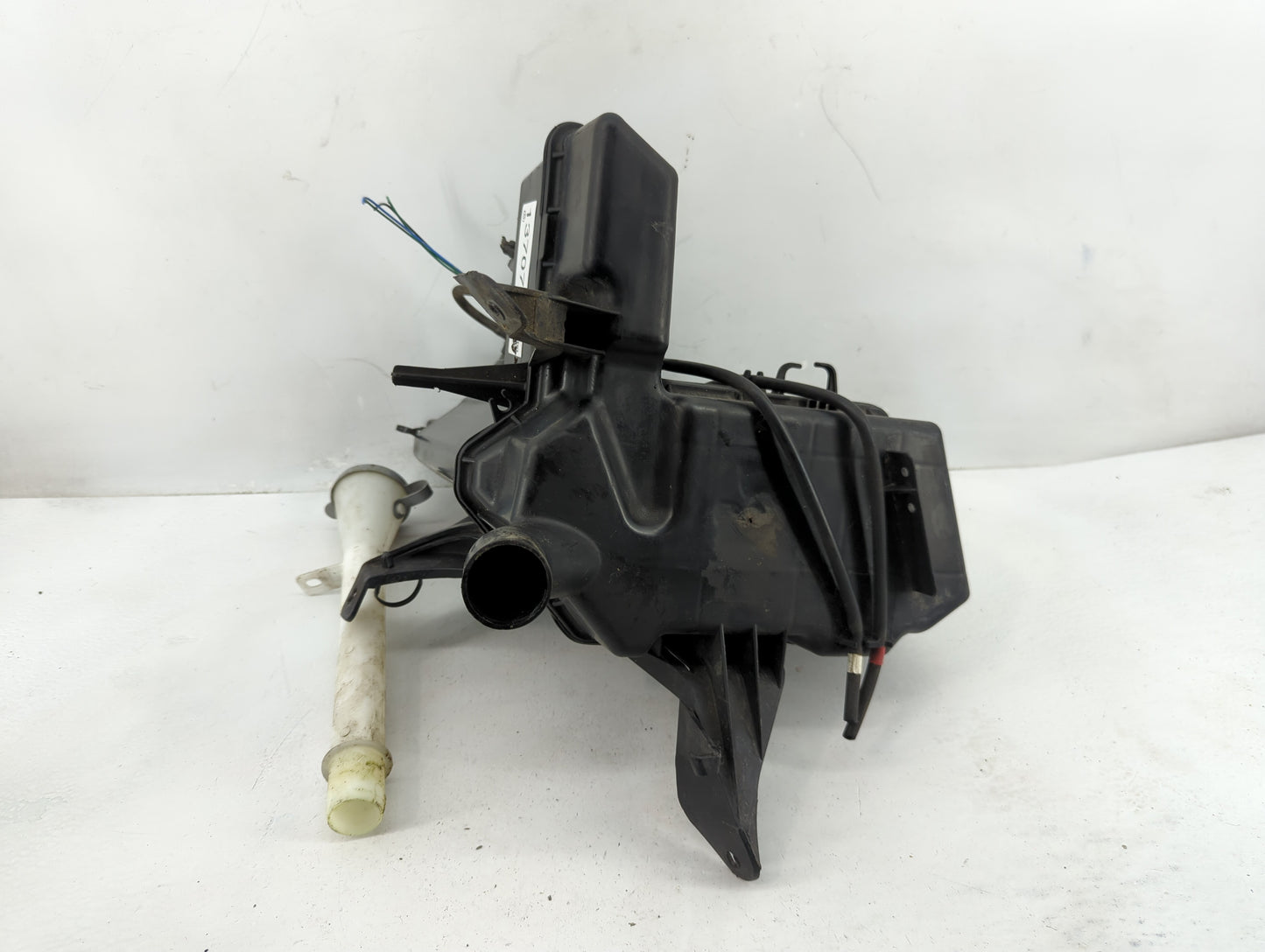 2015 Nissan Pathfinder Fuel Vapor Charcoal Canister 1370771 - Oemusedautoparts1.com