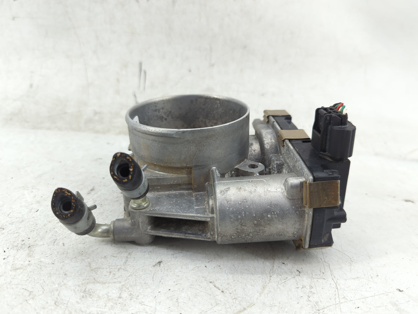 2015-2016 Nissan Pathfinder Throttle Body P/N:161199HP0A Fits Fits 2015 2016 2017 2018 2019 2020 2021 2022 OEM Used Auto Par