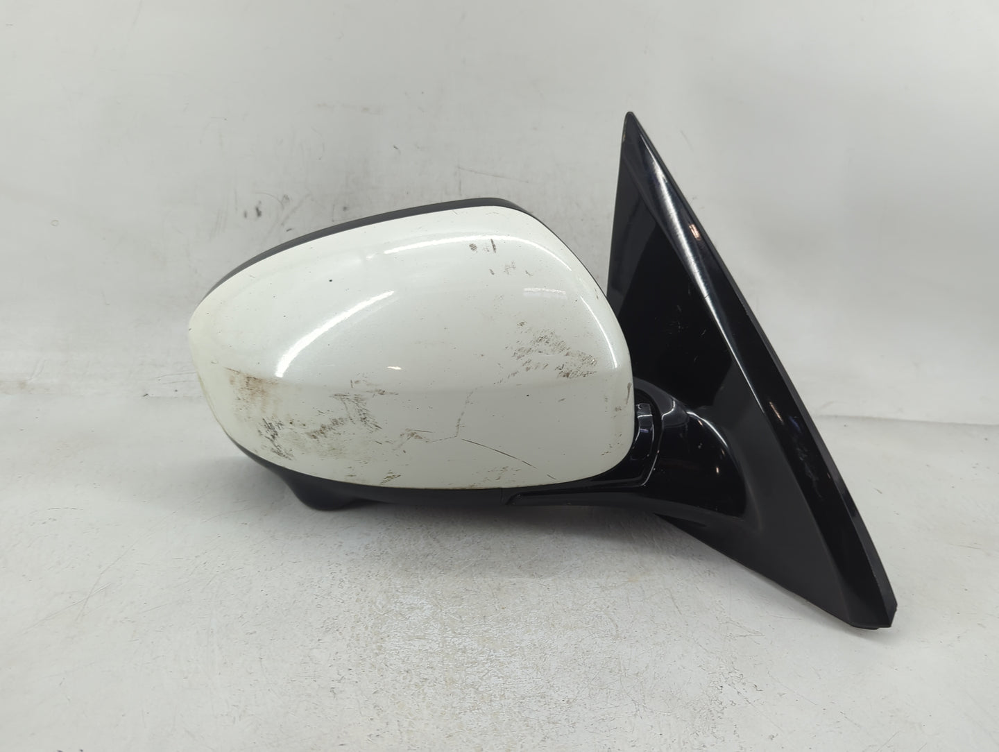 2013-2016 Nissan Pathfinder Passenger Side View Mirror - Right Door Mirror OEM Used - Oemusedautoparts1.com