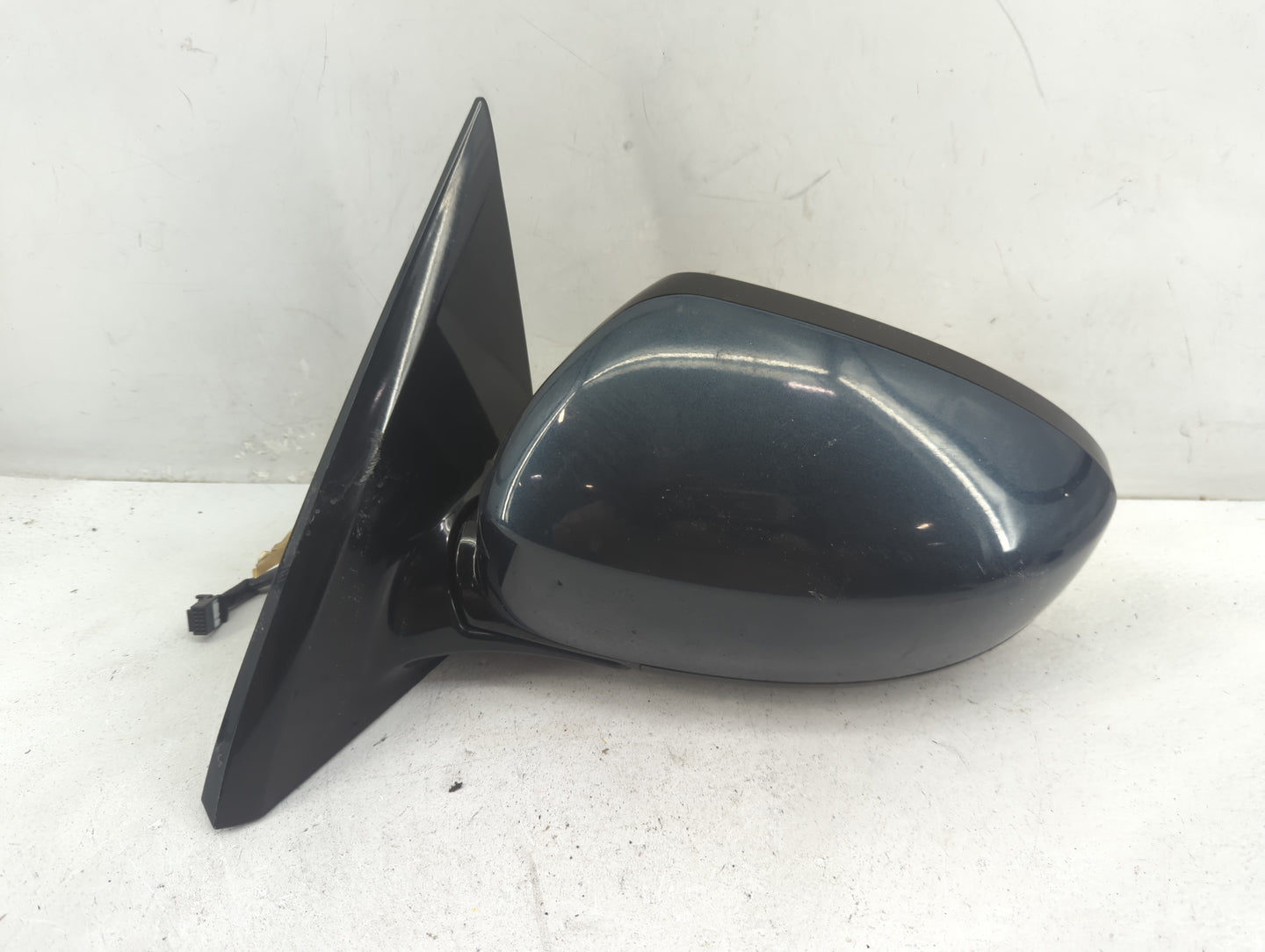 2013-2016 Nissan Pathfinder Driver Side View Mirror - Left Door Mirror OEM Used - Oemusedautoparts1.com