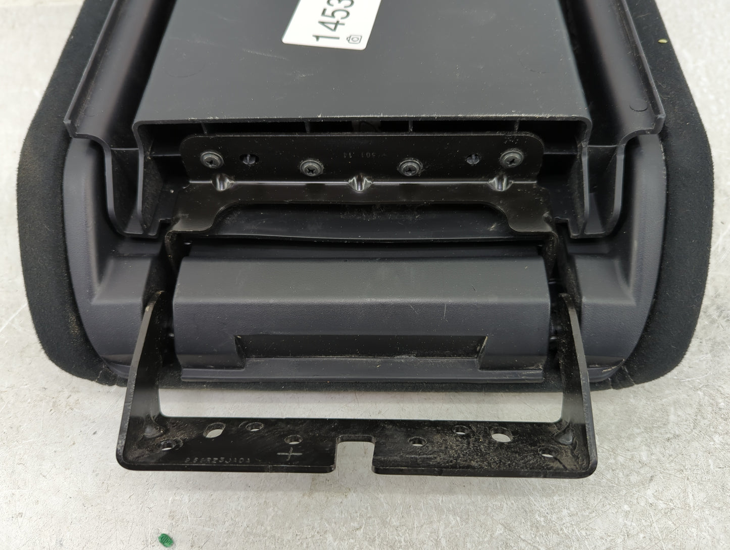 2015 Nissan Pathfinder Center Console Armrest Cover Lid Fits OEM Used Auto Parts - Oemusedautoparts1.com