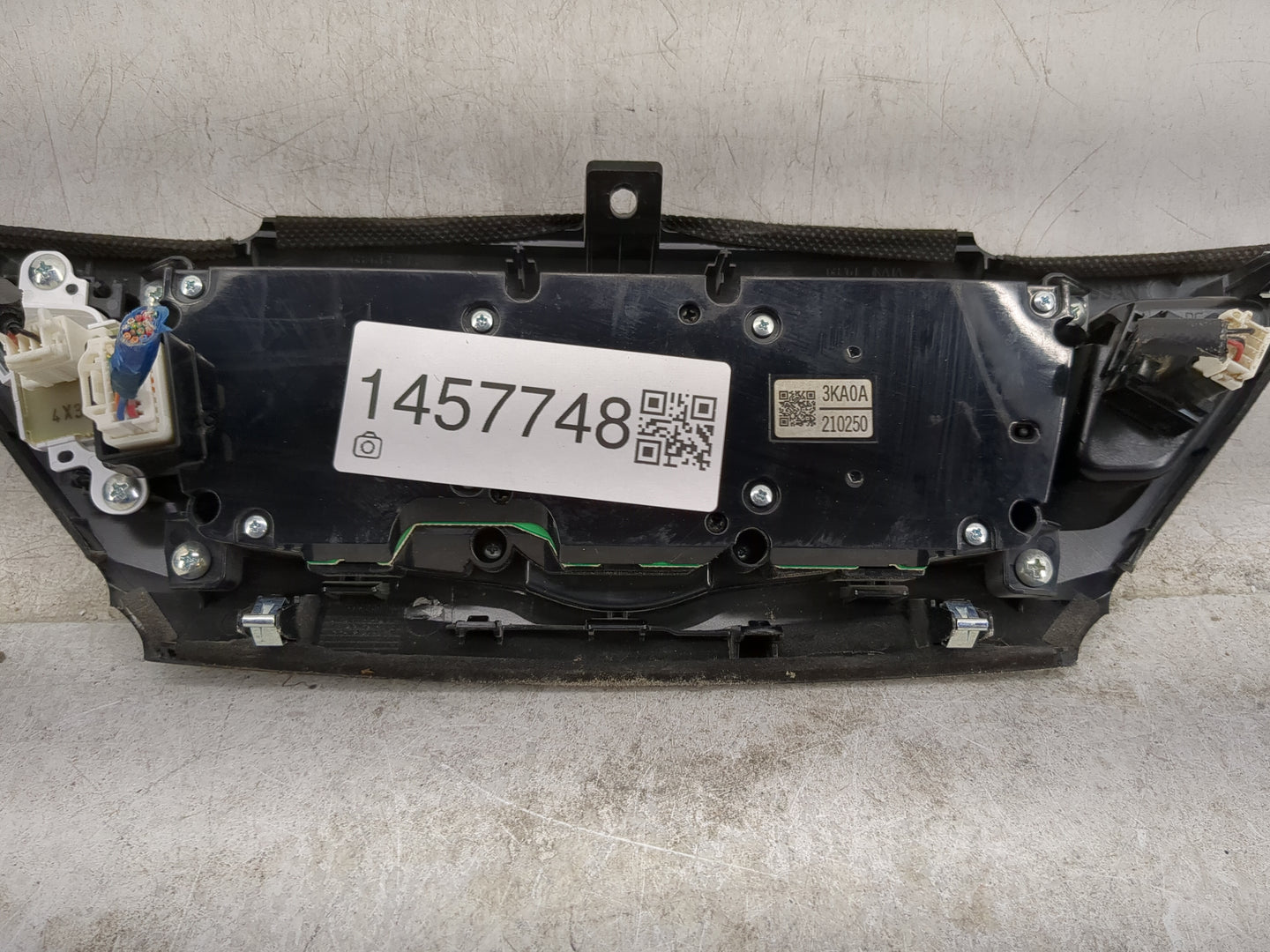 2013-2016 Nissan Pathfinder Information Display Screen 1457748 - Oemusedautoparts1.com