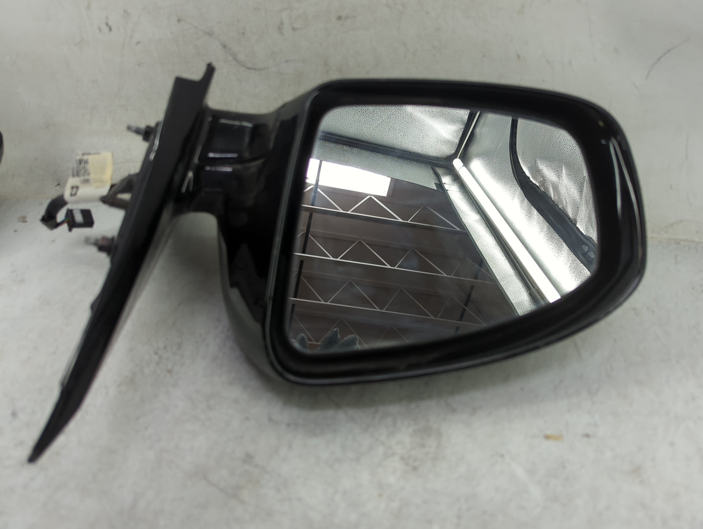 2013-2016 Nissan Pathfinder Driver Side View Mirror - Left Door Mirror OEM Used - Oemusedautoparts1.com