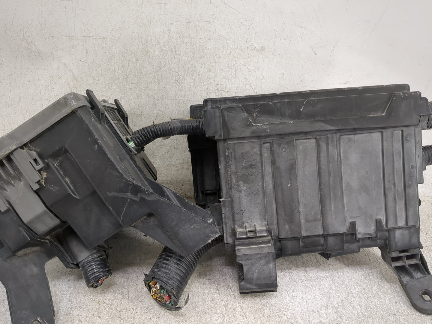 2015-2022 Nissan Pathfinder Fusebox Fuse Box Panel Relay Module Fits Fits 2015 2016 2017 2018 2019 2020 2022 OEM Used Auto P