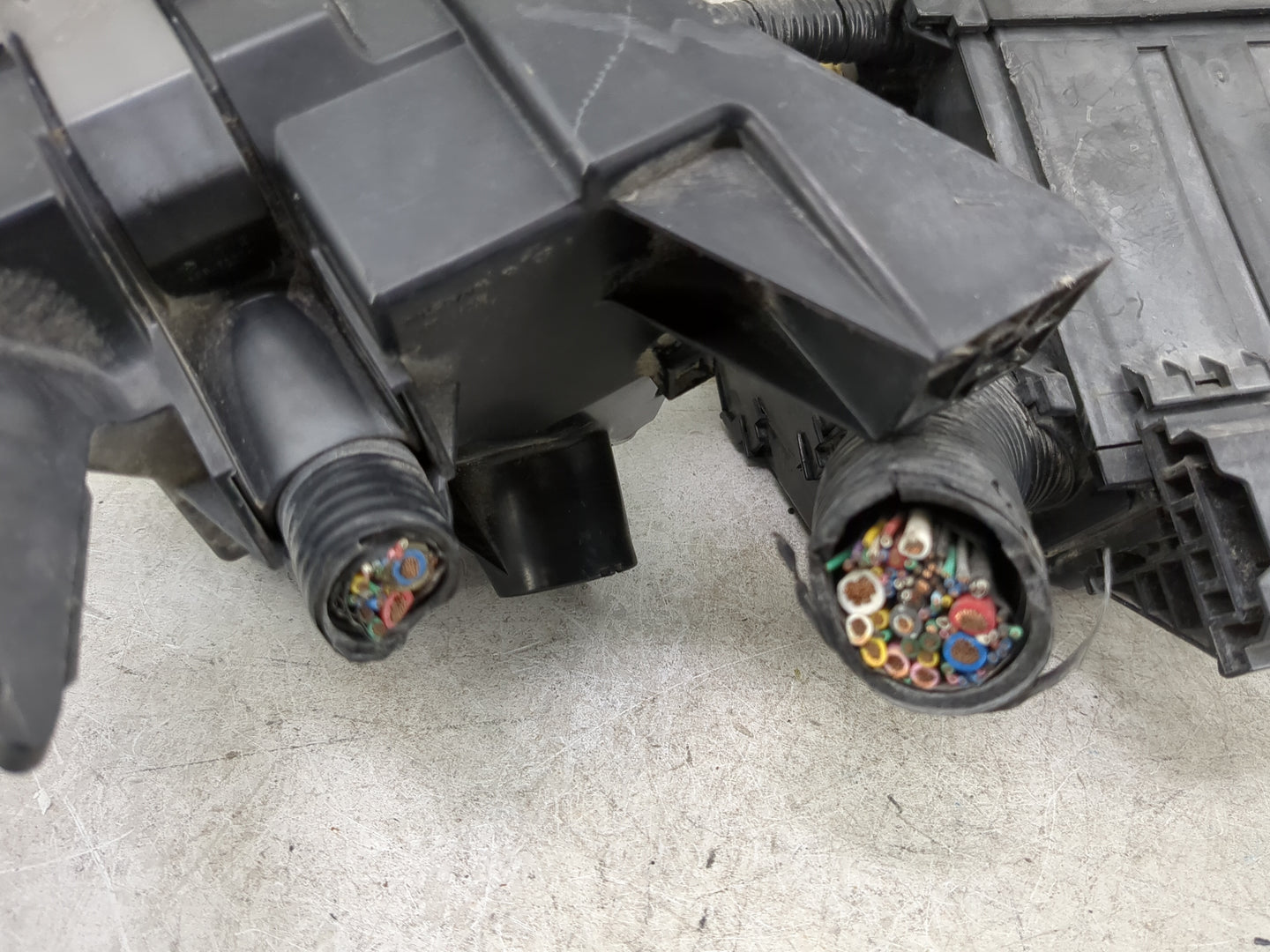 2015-2022 Nissan Pathfinder Fusebox Fuse Box Panel Relay Module Fits Fits 2015 2016 2017 2018 2019 2020 2022 OEM Used Auto P