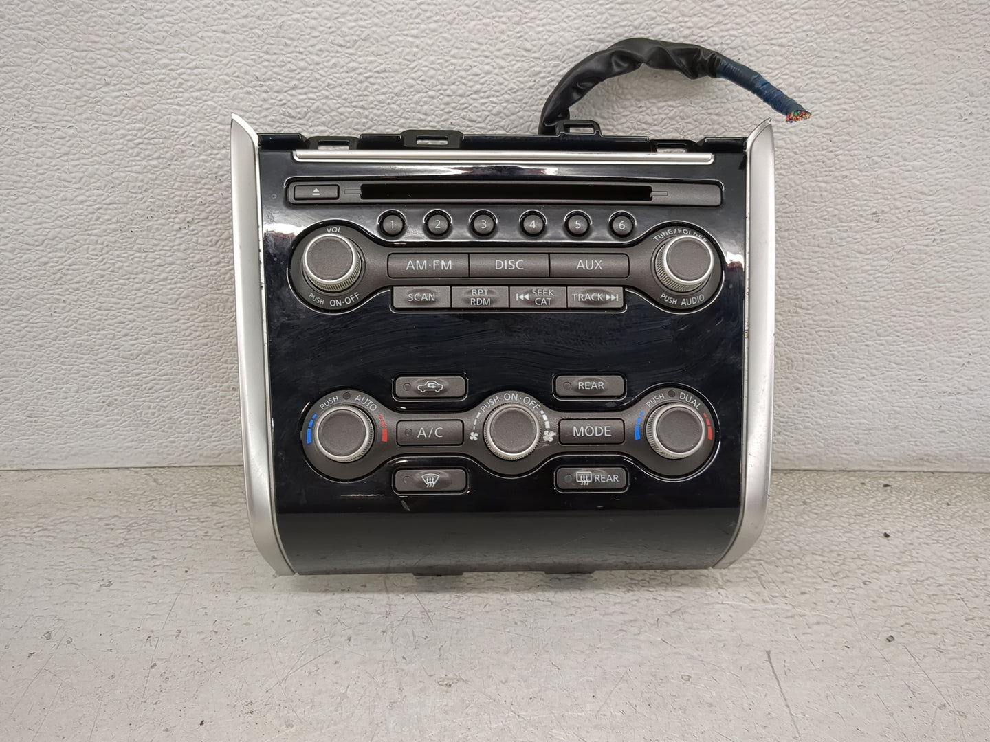 2013-2016 Nissan Pathfinder Radio Control Panel 1467647 - Oemusedautoparts1.com