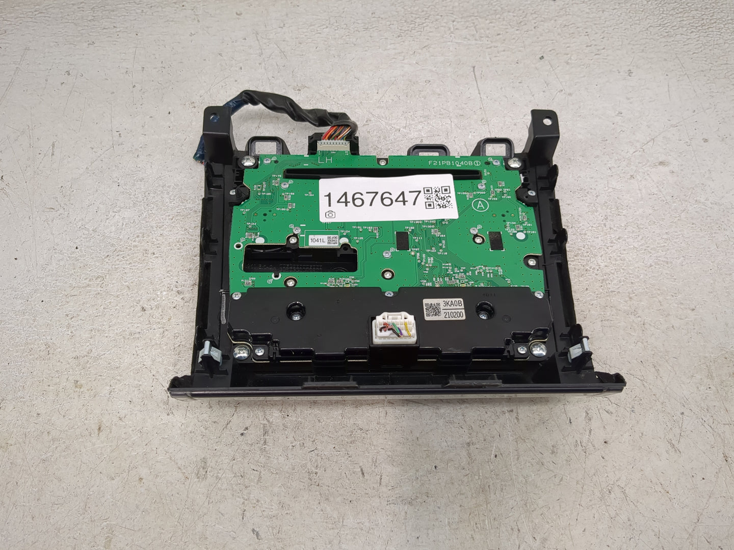 2013-2016 Nissan Pathfinder Radio Control Panel 1467647 - Oemusedautoparts1.com