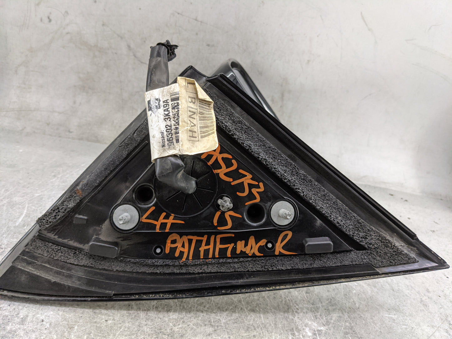 2013-2016 Nissan Pathfinder Driver Side View Mirror - Left Door Mirror OEM Used - Oemusedautoparts1.com
