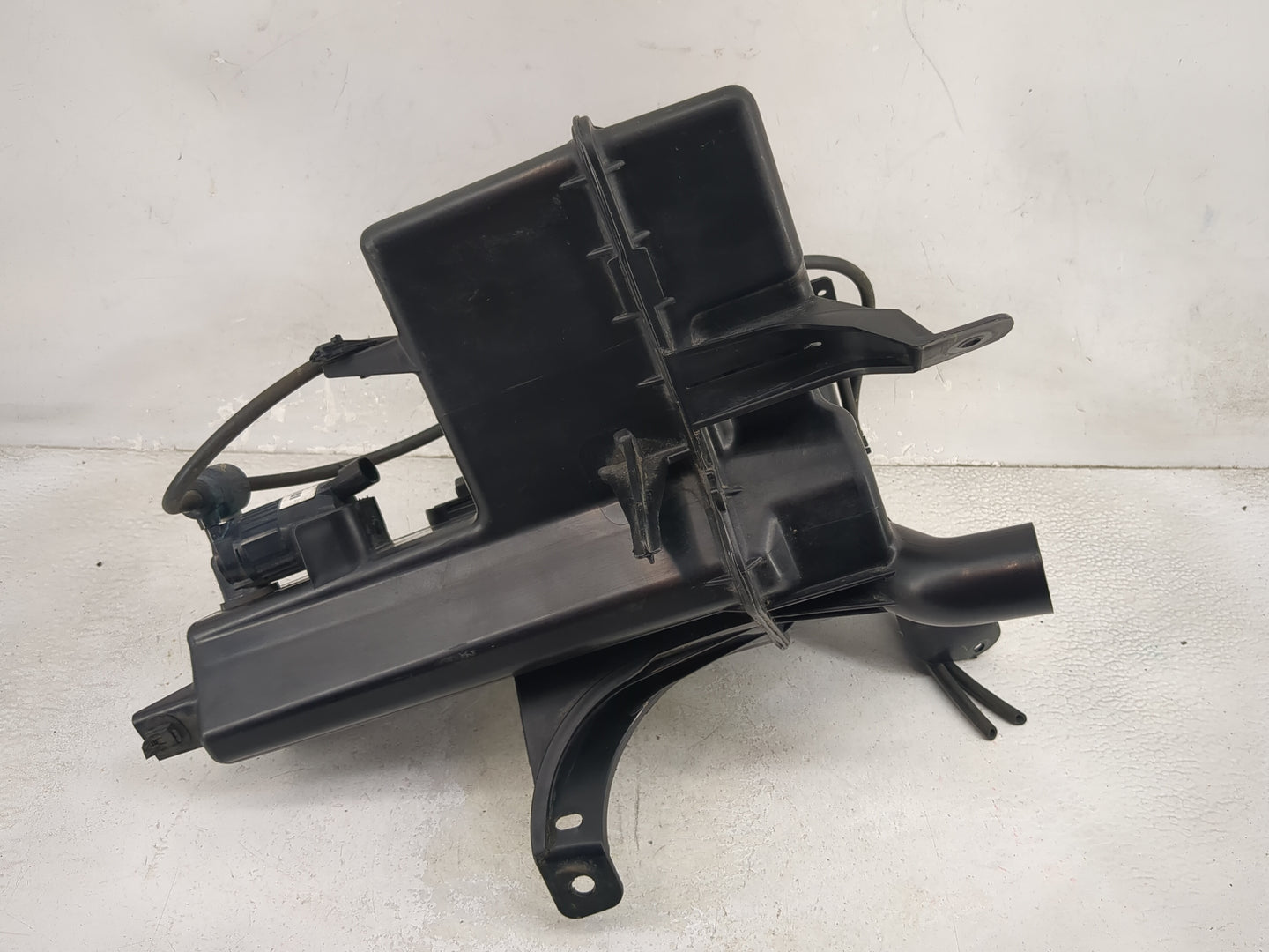 2013-2020 Nissan Pathfinder Windshield Washer Fluid Reservoir Bottle Oem 1474116 - Oemusedautoparts1.com