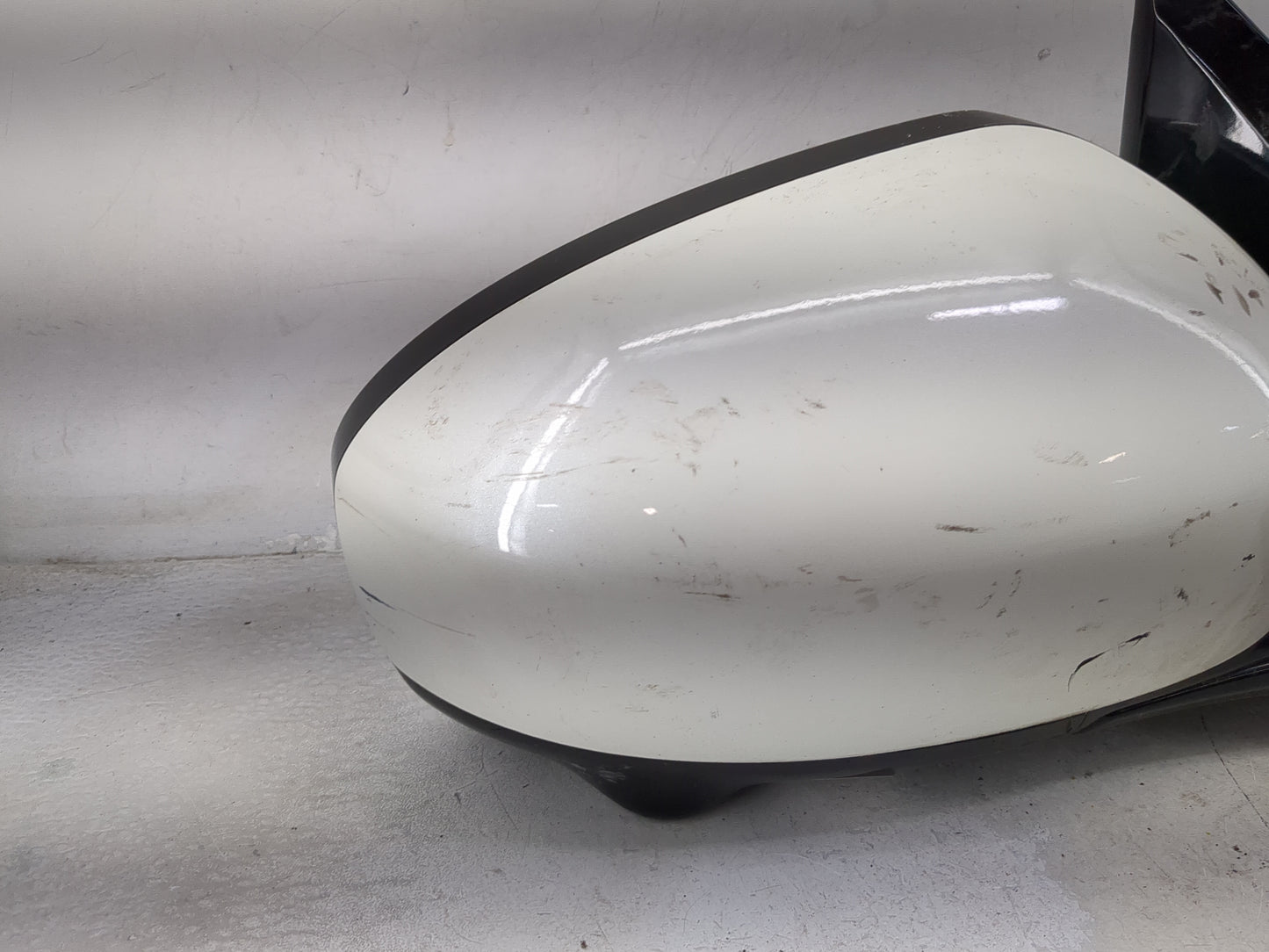 2013-2016 Nissan Pathfinder Passenger Side View Mirror - Right Door Mirror OEM Used - Oemusedautoparts1.com