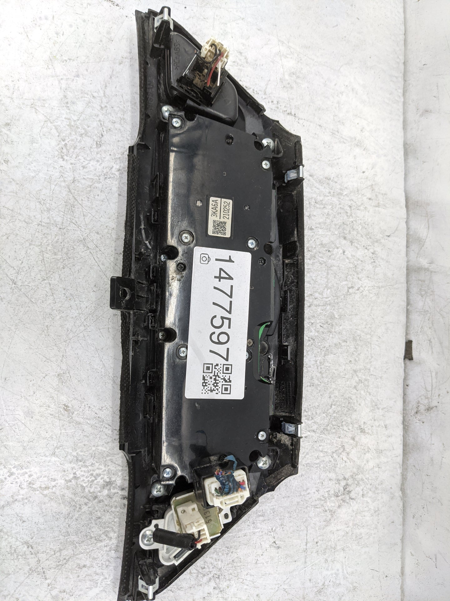 2015 Nissan Pathfinder Radio AM FM Cd Player Receiver Replacement P/N:3KA6A Fits OEM Used Auto Parts - Oemusedautoparts1.com