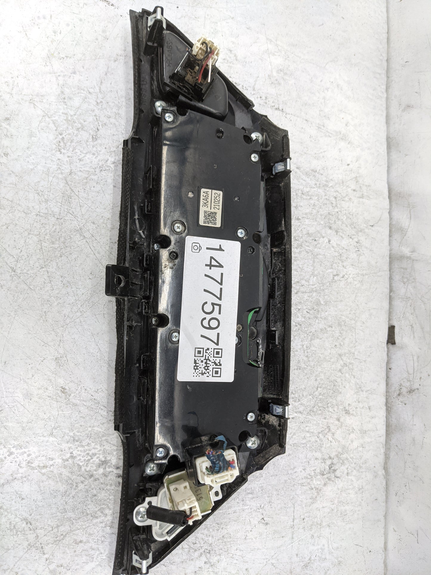 2015 Nissan Pathfinder Radio AM FM Cd Player Receiver Replacement P/N:3KA6A Fits OEM Used Auto Parts - Oemusedautoparts1.com