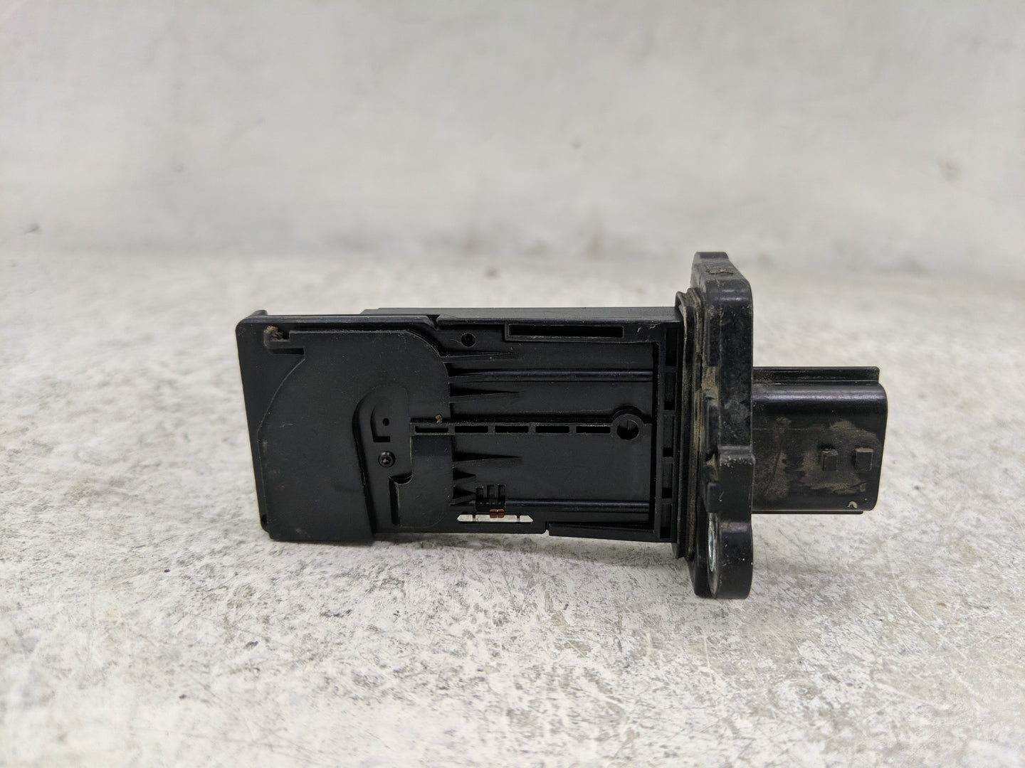 2015-2016 Nissan Pathfinder Mass Air Flow Meter Maf 1486448 - Oemusedautoparts1.com