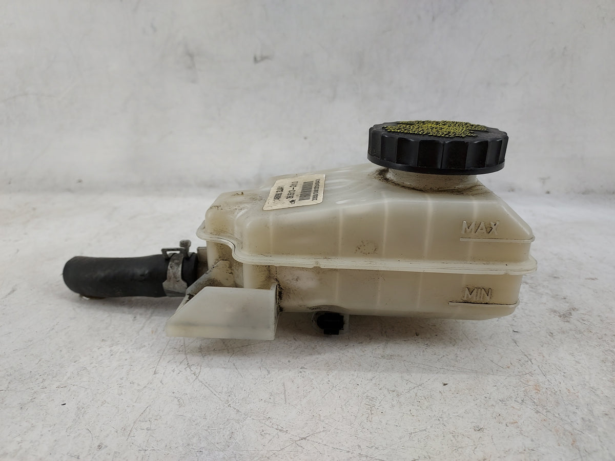 2013-2020 Nissan Pathfinder Brake Master Cylinder 1499020 - Oemusedautoparts1.com