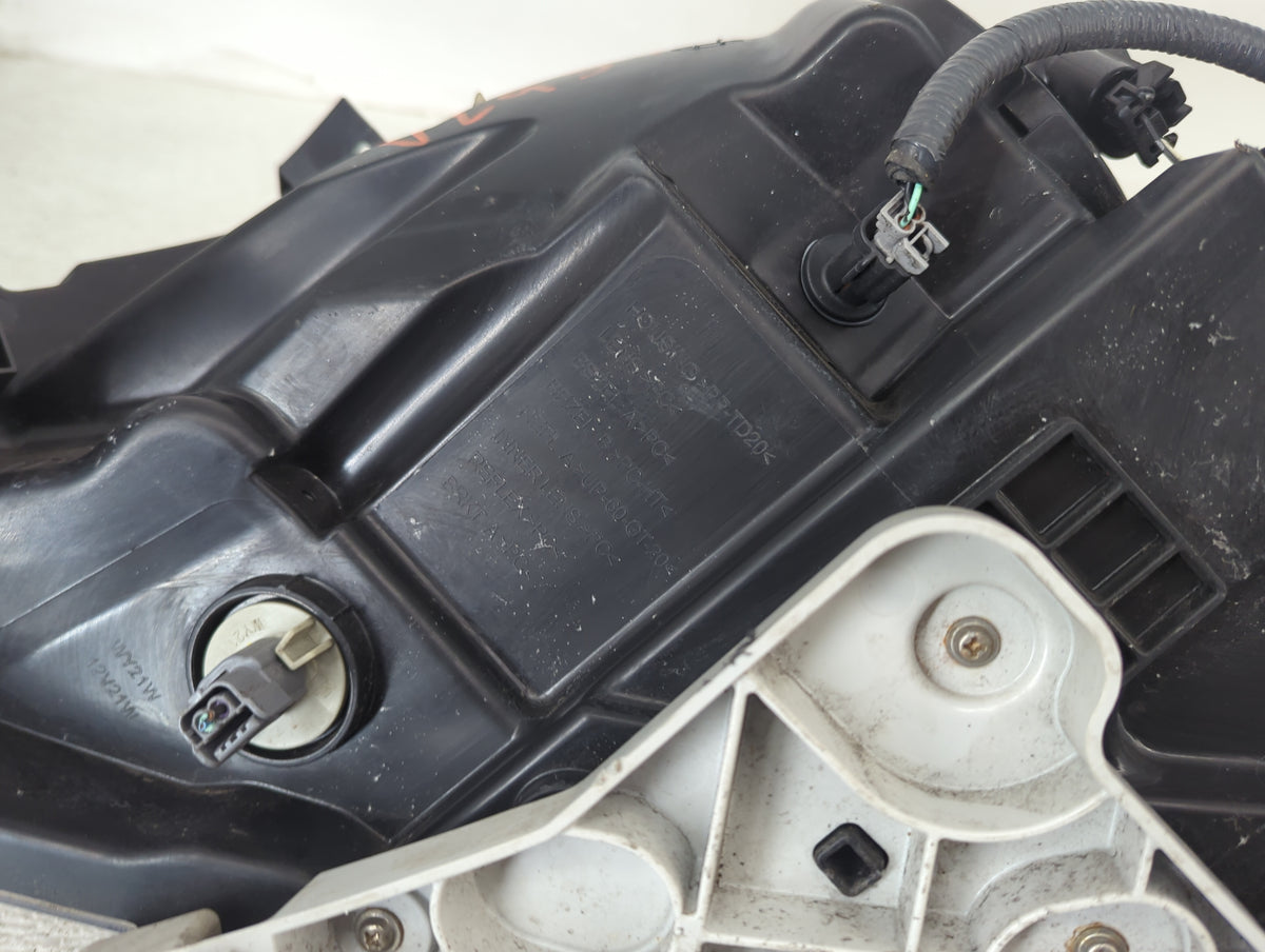 2013 Nissan Pathfinder Passenger Right Oem Head Light Headlight Lamp 1501941 - Oemusedautoparts1.com