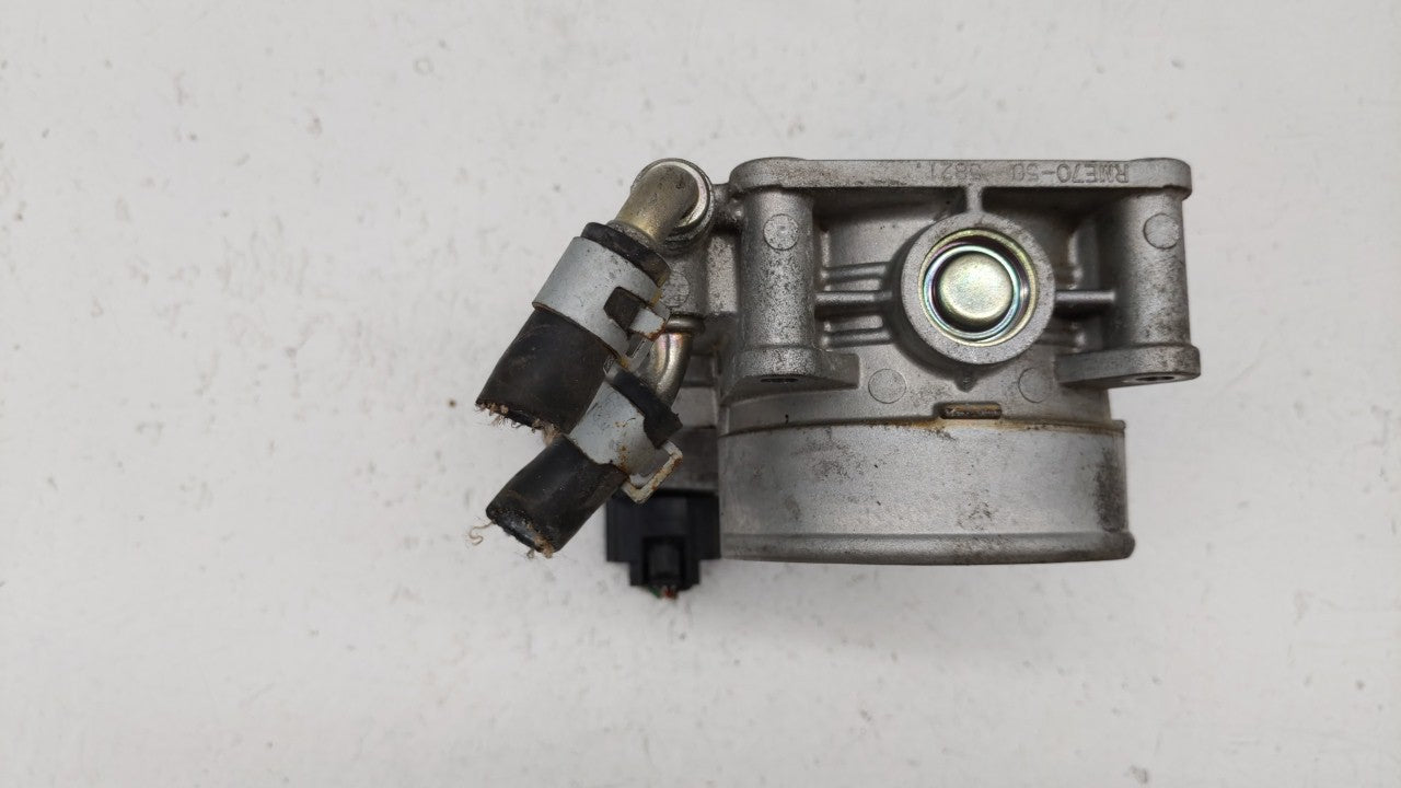 2015-2016 Nissan Pathfinder Throttle Body P/N:RME70-50 Fits Fits 2015 2016 2017 2018 2019 OEM Used Auto Parts - Oemusedautop