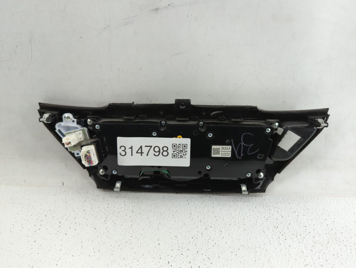 2013-2016 Nissan Pathfinder Information Display Screen - Oemusedautoparts1.com