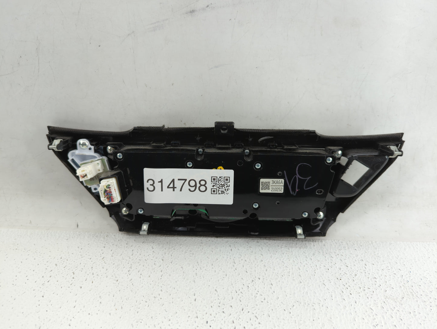 2013-2016 Nissan Pathfinder Information Display Screen - Oemusedautoparts1.com