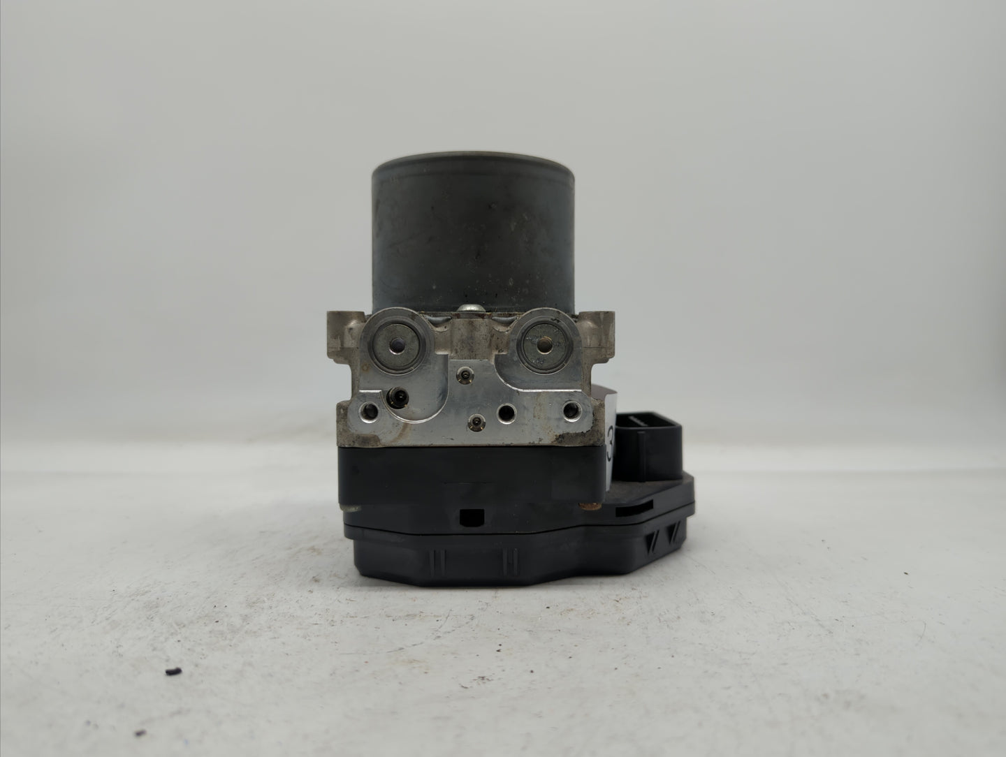 2015 Nissan Pathfinder ABS Pump Control Module Replacement P/N:47660 9PB0A Fits OEM Used Auto Parts - Oemusedautoparts1.com