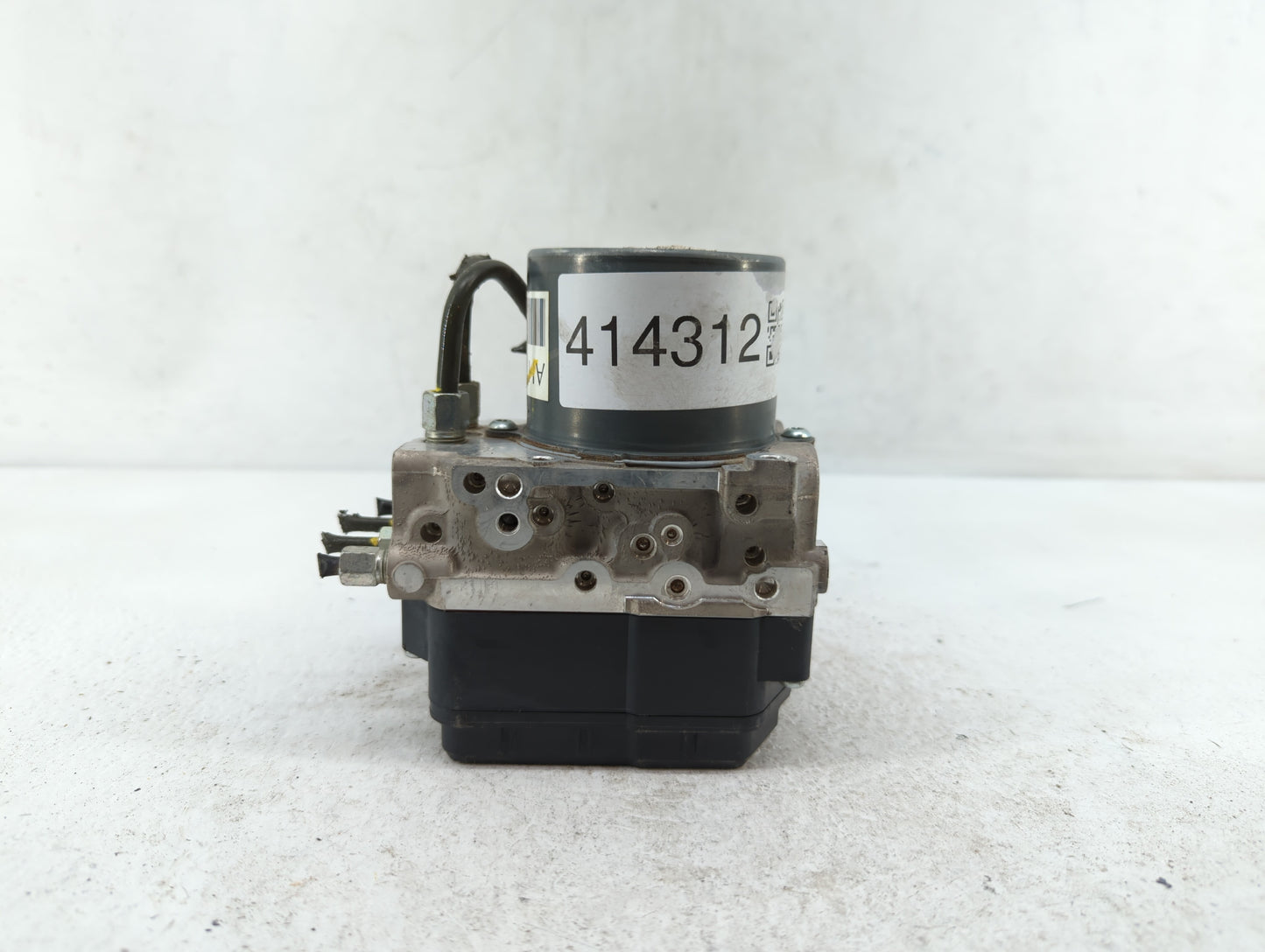 2015 Nissan Pathfinder ABS Pump Control Module Replacement P/N:47660 9PB0A Fits OEM Used Auto Parts - Oemusedautoparts1.com